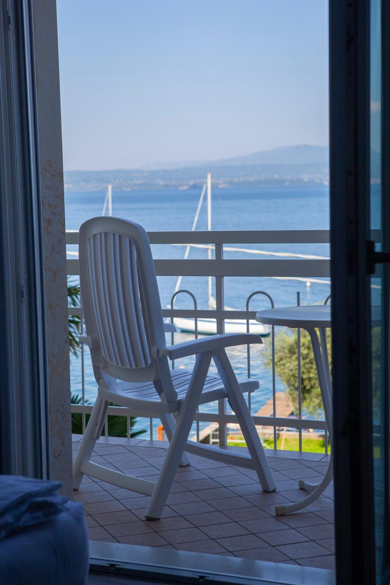 Hotel Benacus Торри-дель-Бенако Экстерьер фото